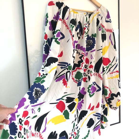 Local Woman silk dress - Picture 10 of 12